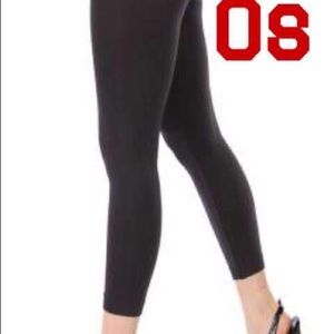 Basic Black Capri
